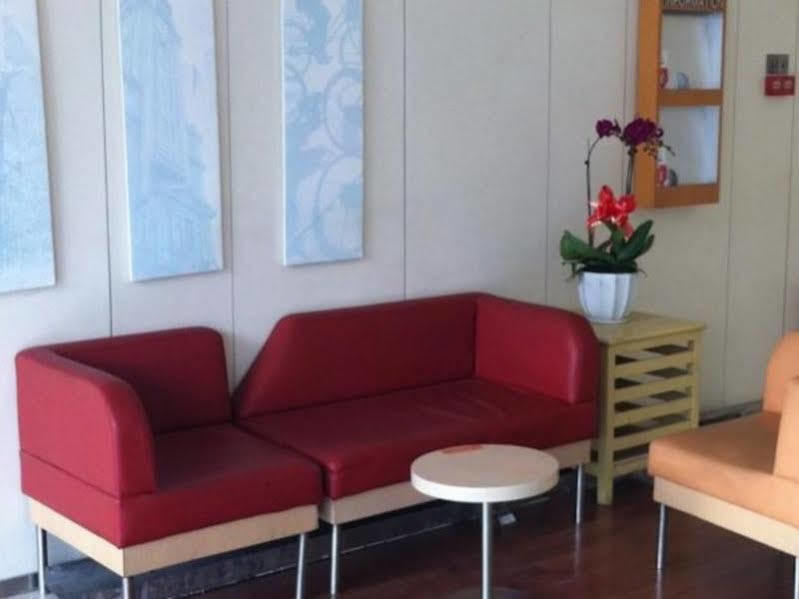 Hotel Ibis Dongguan Dongcheng Esterno foto