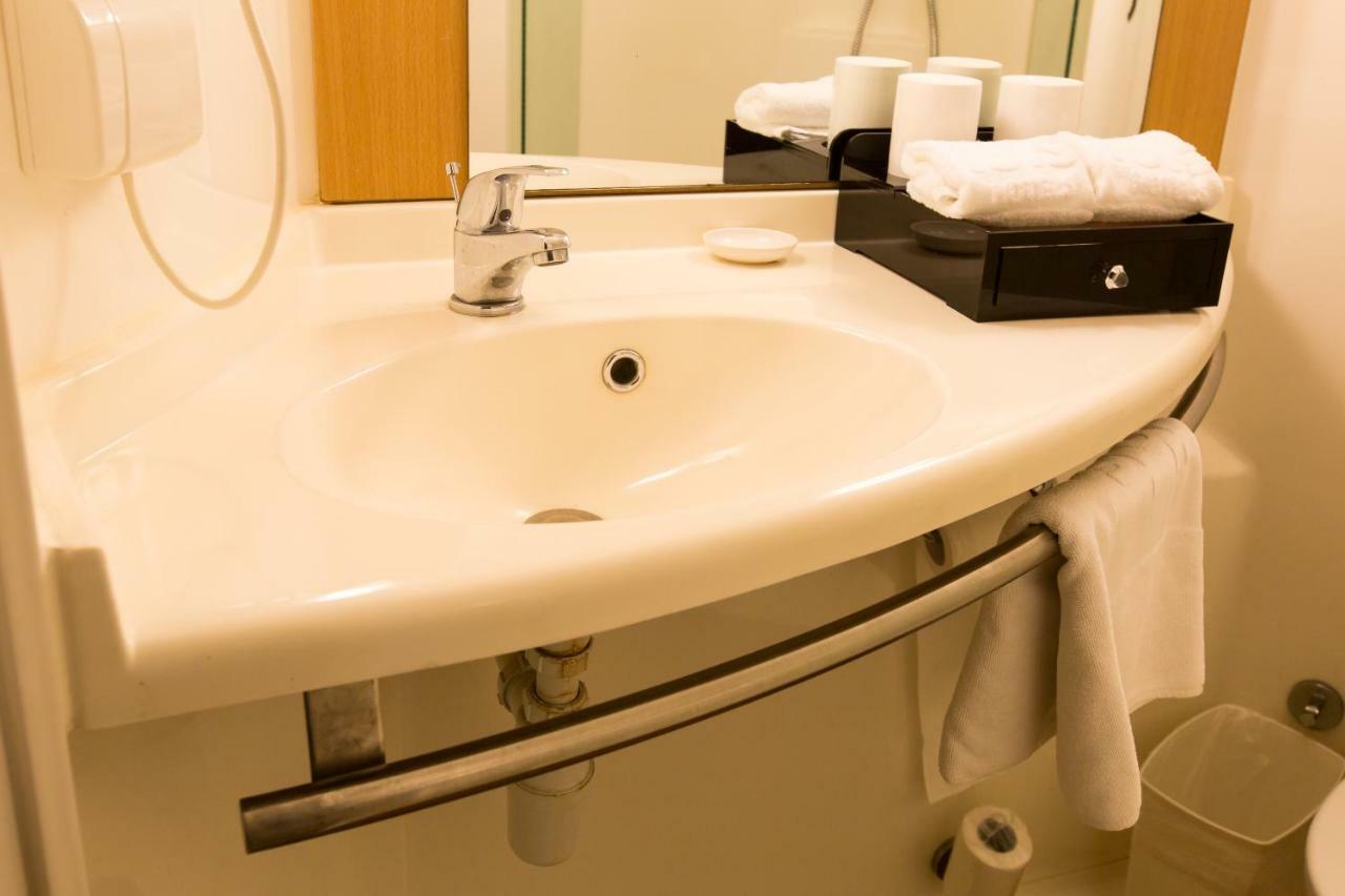 Hotel Ibis Dongguan Dongcheng Esterno foto