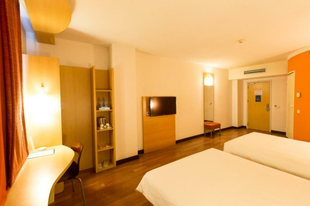Hotel Ibis Dongguan Dongcheng Esterno foto