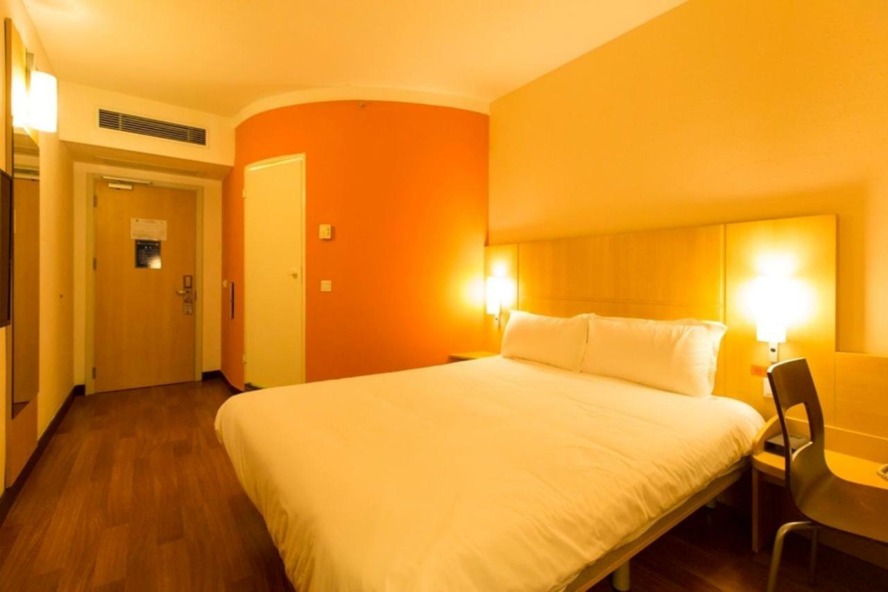 Hotel Ibis Dongguan Dongcheng Esterno foto