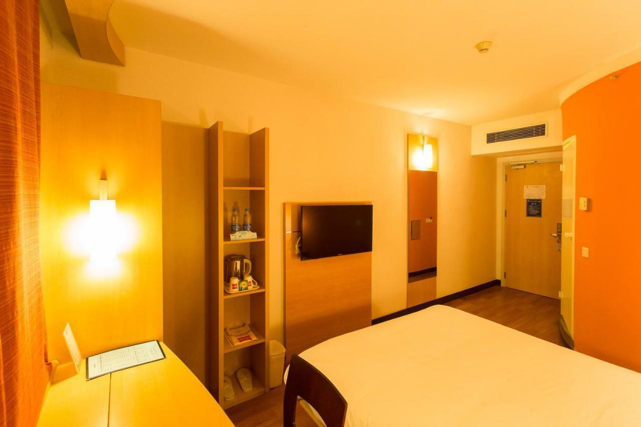 Hotel Ibis Dongguan Dongcheng Esterno foto